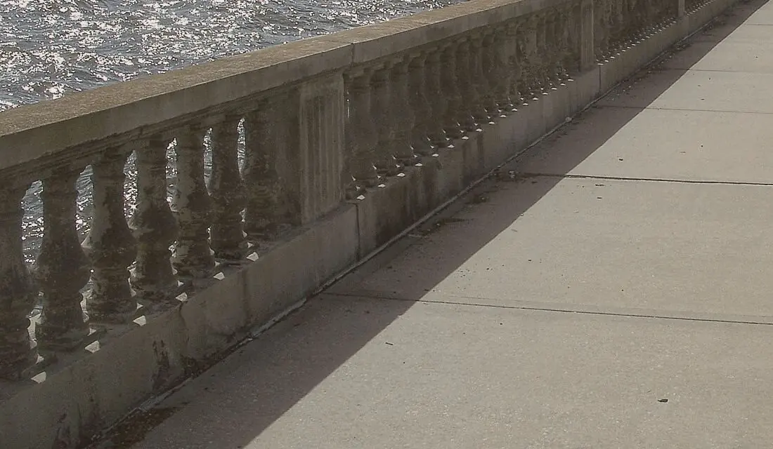 Close view of the stone balusters along Bayshore Boulevard